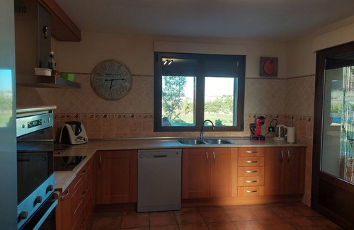 Mata de Cuellar Cottage | Preciosa, Tranquila y Amplia Casa en Tierra de Pinares con Piscina Privada