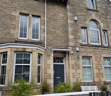 Uphall Apartment | Premier Apartment D