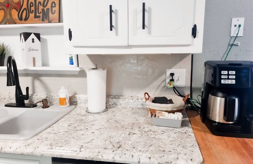 Jenks House | Premier location. Oklahoma Aquarium, Spirit Casino, Tulsa Premier Outlets