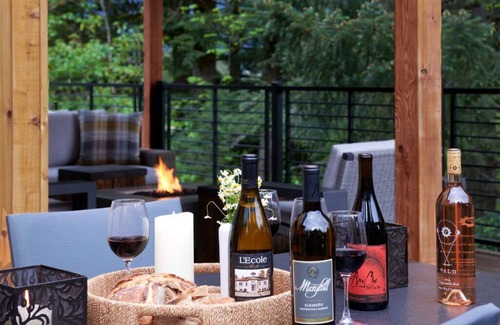 Stevenson Villa | Premier Villa Escape: Nature, Dining, Fireside