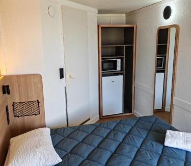 Cuincy Hotel | Premiere Classe Lille Sud - Douai Cuincy