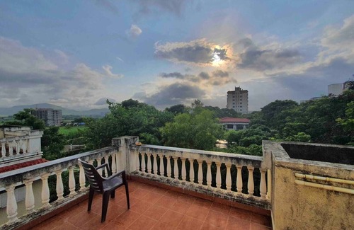 Talegaon Dabhade House | Premium 3BHK villa, Splash-pool nr Pune/Lonavla