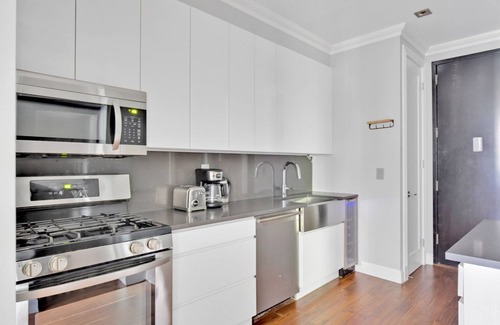 Sutton Place Apartment | Premium Midtown 2BR w/W/D, near East River, by Blueground