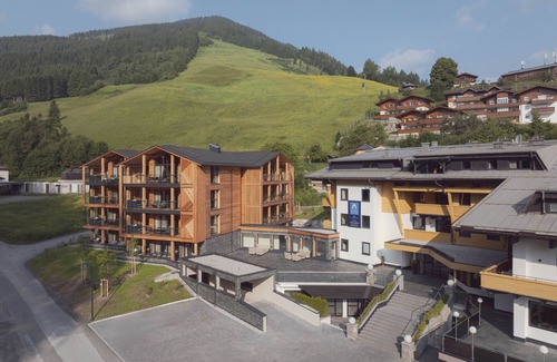 Saalbach Apartment | Premium suite for up to 7 people & private wellness area