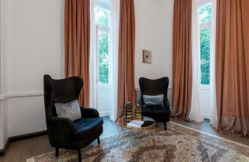 Plaka Apartment | Presidential Suite by 2 Mazi Suites