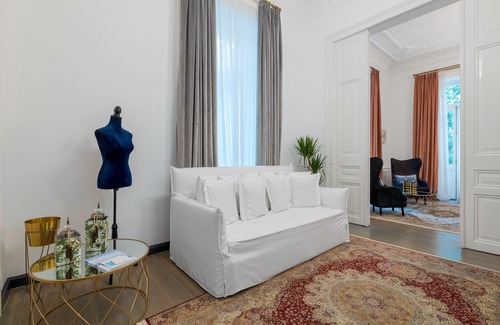 Plaka Apartment | Presidential Suite by 2 Mazi Suites
