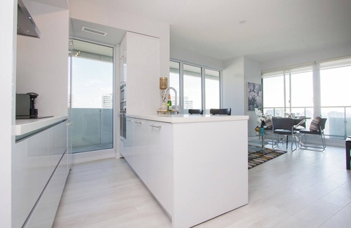 Mount Pleasant West Apartment | Prestigious 2 bedroom/Midtown/close to Subway