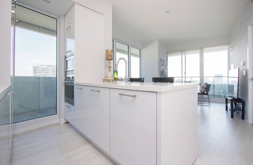 Mount Pleasant West Apartment | Prestigious 2 bedroom/Midtown/close to Subway