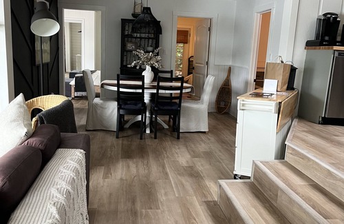 Georgian Bay Cottage | Pretty Cottage - newly renovated cottage on Six Mile Lake - Great swimming