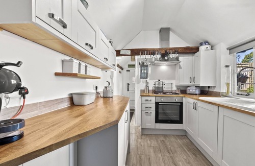 Hailsham Cottage | Pretty Cottage, Quirky Features, Modern Comforts and Lovely Country Setting