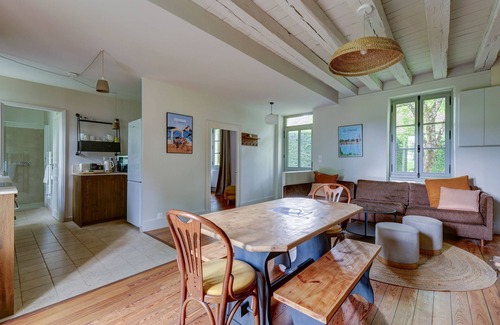 Raveau Cottage | Pretty country house with access to swimming pool, sauna and Scandinavian bath