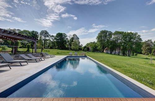 Raveau Cottage | Pretty country house with access to swimming pool, sauna and Scandinavian bath