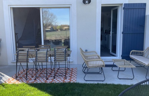 Entraigues-sur-la-Sorgue House | Pretty house with garden - Le Clos Du Moulin 2