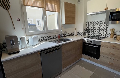 Entraigues-sur-la-Sorgue House | Pretty house with garden - Le Clos Du Moulin 4