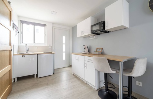 Port-de-Bouc Apartment | Pretty studio with terrace between sea and forest