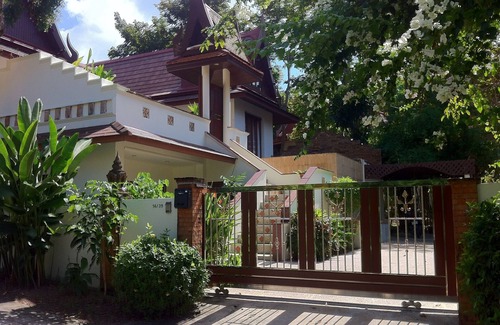 Plai Laem Villa | Pretty Thai style villa with large pool
