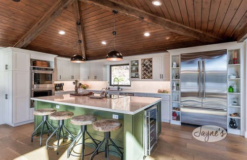 Rosseau Cottage | Priceless views at this 6 bed, 5 bath Cottage + 1 bed Bunkie