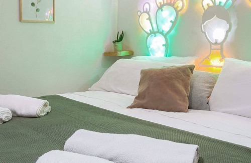 Pulsano Bed & Breakfast | Prickly pear shovel room a symbol of wealth and prosperity