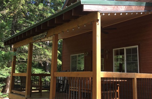 Coolin Cabin | Priest Lake - Beautiful Waterfront Without The Lakeview Expense