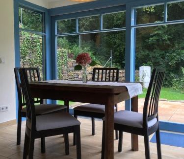 Ebenheit Apartment | Prima Klima Villa - Ferienwohnung Steinbrecher