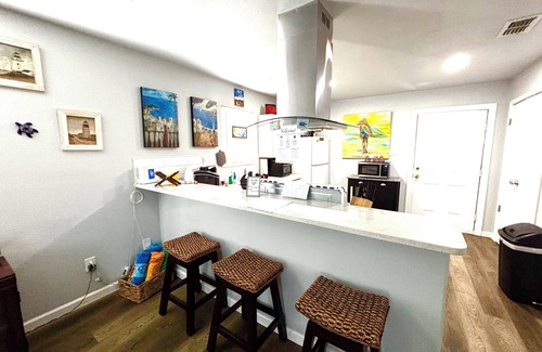 Flour Bluff House | PRIME LOCATION IMMACULATE COZY GETAWAY MINUTES FROM BEACH &DOWNTOWN