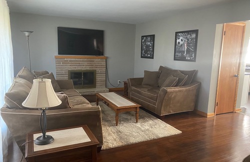 Canton House | Prime Location Near Pro Football Hall of Fame