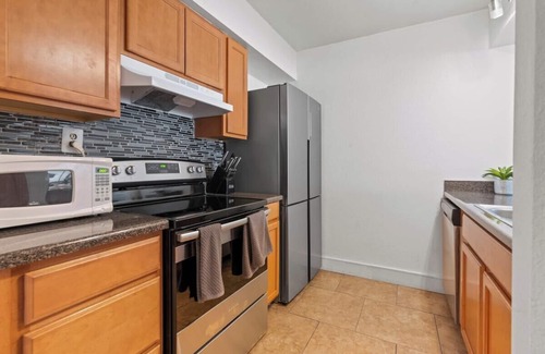 South Scottsdale Condo | Prime Location Near Old Town! Amenities + Golf and Hiking!