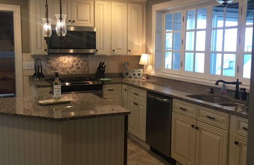 York Beach House | Prime Location, Sleeps 19 with Stunning Views. Ask about annex with +6 guests.