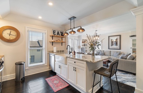 Pittsford Apartment | Prime Location, Walk Everywhere- Lux 2 Bedroom in Heart of Pittsford Village