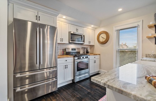 Pittsford Apartment | Prime Location, Walk Everywhere- Lux 2 Bedroom in Heart of Pittsford Village