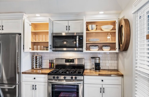 Pittsford Apartment | Prime Location, Walk Everywhere- Lux 2 Bedroom in Heart of Pittsford Village