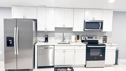 Landover House | Pristine by DC, FEDEX Stadium &UMC center to DMV Metro Area