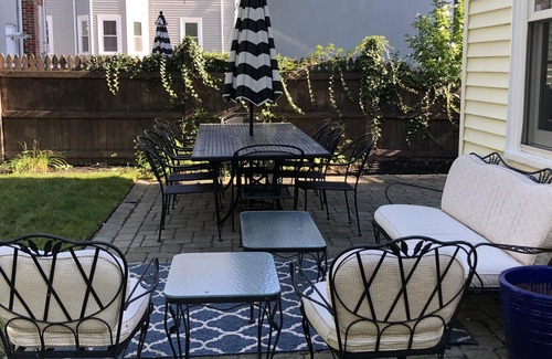 Bellevue Avenue Historic District House | Pristine Home Prime Spot Beach/Town/Cliffwalk! Lead Safe Certificate!