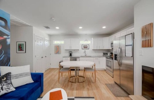 Chestnut House | Pristine, Private, Central, Cozy, Fully-Equipped!