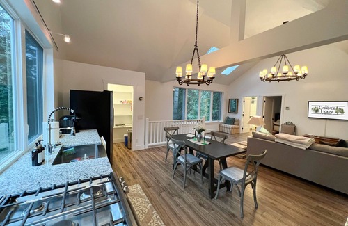 Skyforest House | Pristine Wooded Getaway/Near Sky Park