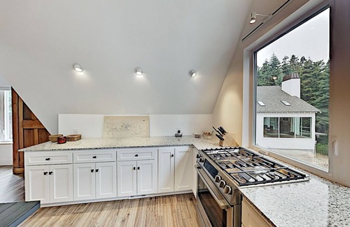 Skyforest House | Pristine Wooded Getaway/Near Sky Park