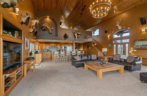 Bayfield House | Privacy, 42 Private Acres, Big Views, A/C, Pet Friendly, 15 Min To Vallecito!