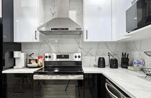 Southwest Calgary Apartment | Private 2 Bed 1 Bath Basement Suite in SW Calgary | Banff Access