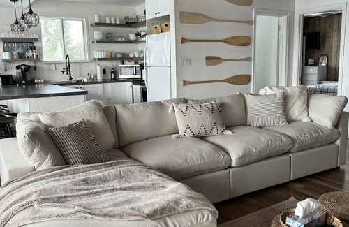 Dunchurch Cottage | Private, 4 season lakehouse with incredible views!