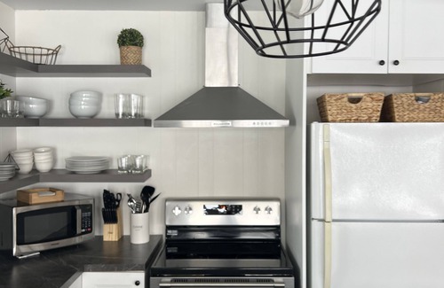 Dunchurch Cottage | Private, 4 season lakehouse with incredible views!