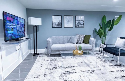 Belvedere Park House | Private and Cozy Guest-suite Near Downtown!