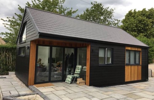 Holestone Moor Apartment | Private Annexe with Garden Views