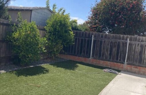 Bay Ho House | Private Balcony, Elevated Views! Centrally located-Next town over from Beach