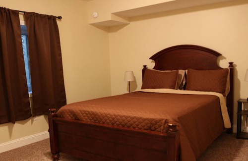 Linton Hall House | Private Basement Guest Suite near Jiffy Lube, IAD Airport, Washington D.C