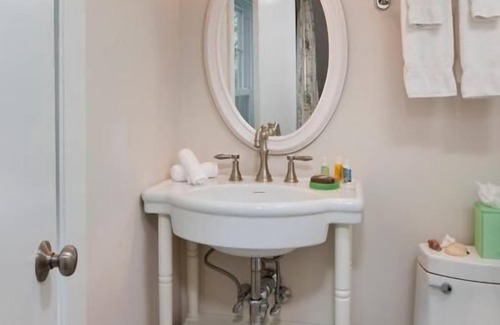 Silver Beach Hotel | Private Beach Access! Onsite Parking, Pets Allowed! Near Woods Hole Aquarium!