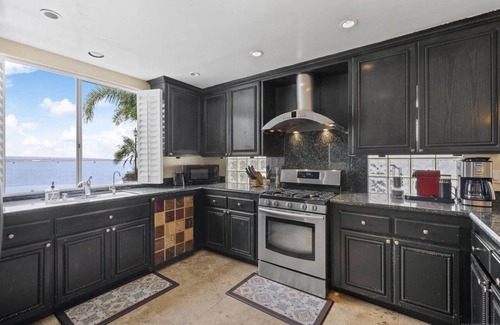 Coronado House | Private Beach front 4bed 4bath Beautiful House at Coronado Island