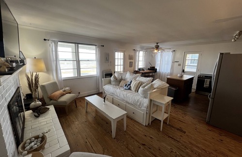 Point Lookout Cottage | Private Beach Front Getaway at The Sunshine Beach Cottage.