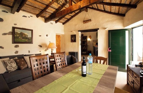 Guia de Isora Cottage | Private Cottage with shared Heatable Solar Pool, Sauna, Jacuzzi and Sea View