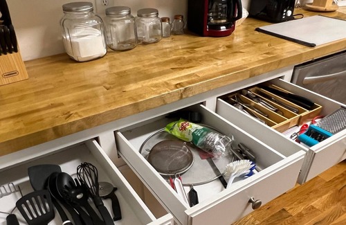 Mebane House | Private country setting cul-de-Sac near the city