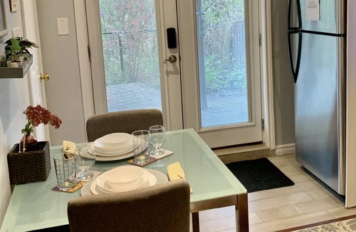 Ajax House | Private Cozy 1 Bedroom Apartment! Dedicated Wok Desk and Free Parking.